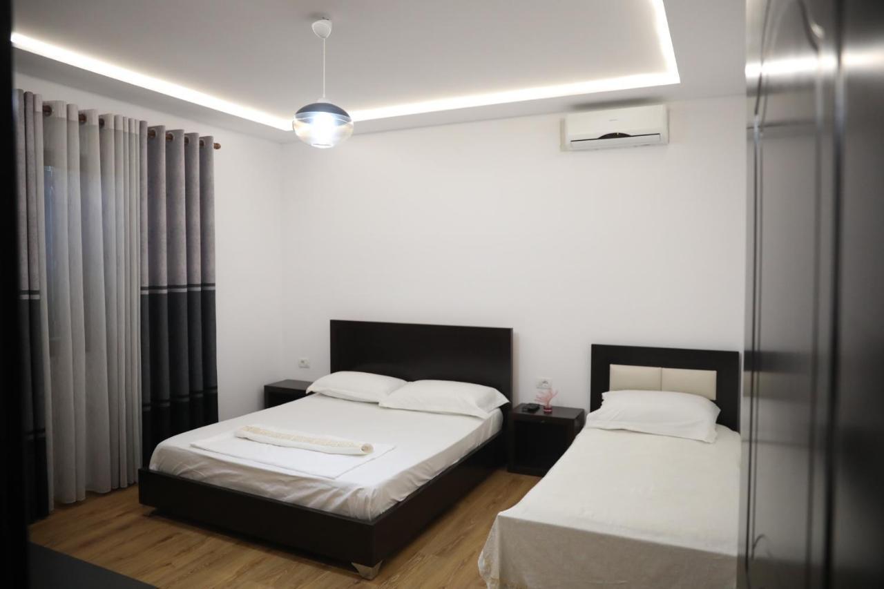 Hotel Paris Berat Exterior foto