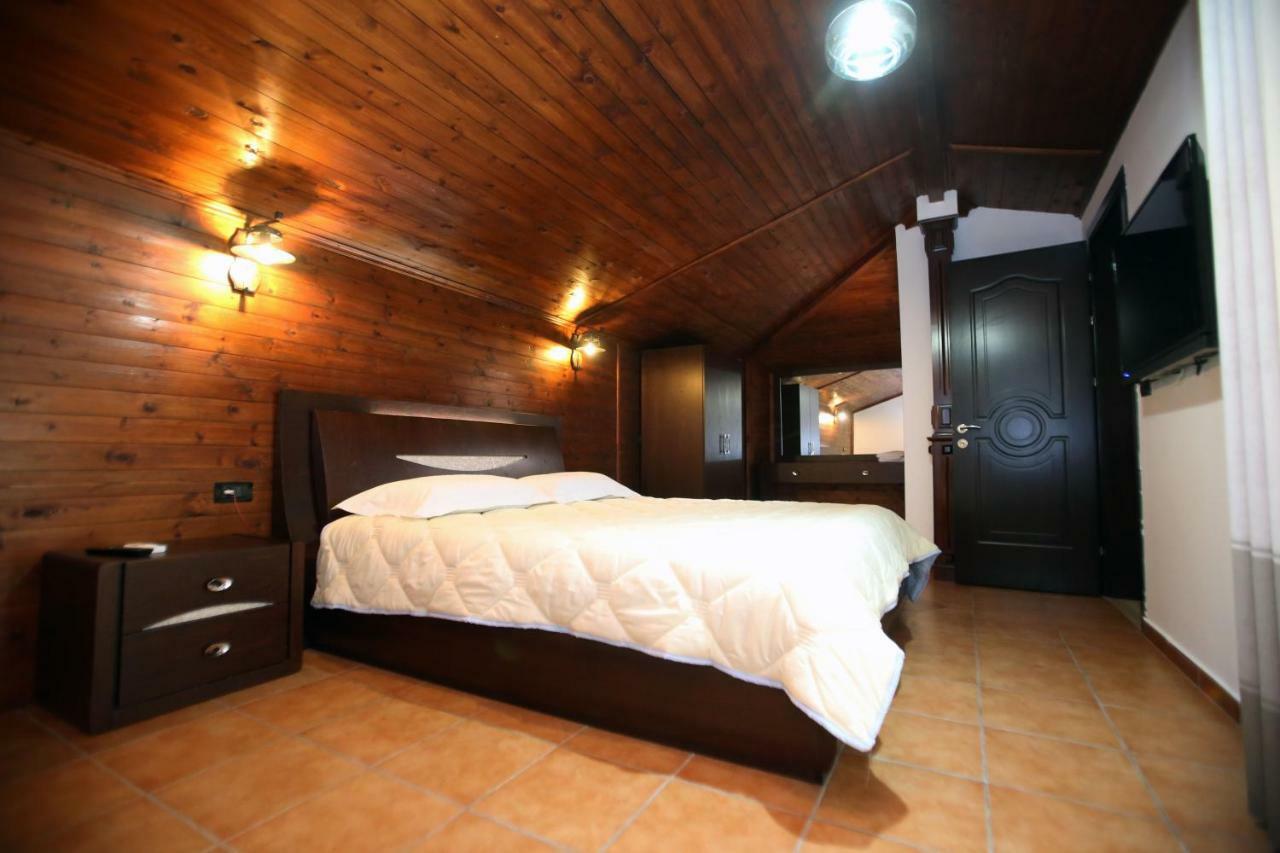 Hotel Paris Berat Exterior foto